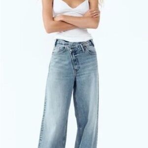 Zara Button Crossover Jeans